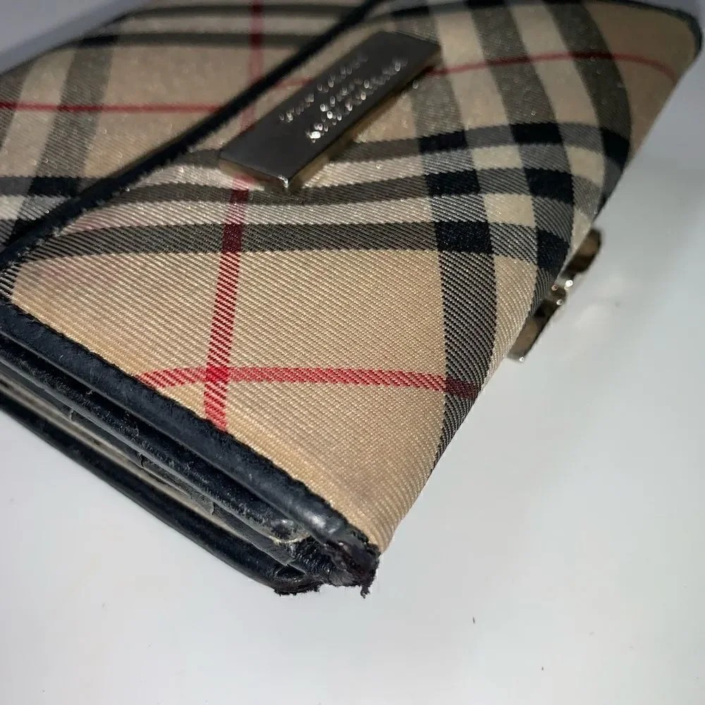 🎉AUTHENTIC🎉 Burberry Kisslock Compact Wallet